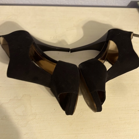 Ellen Tracy Suede Heeled Sandals - Picture 2 of 10